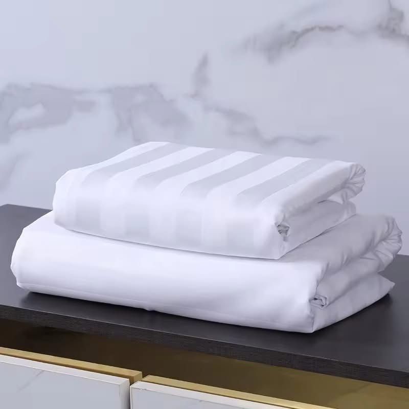 طقم لحاف فندقي فردي من 4 قطع - مفروشات بيضاء فاخرة